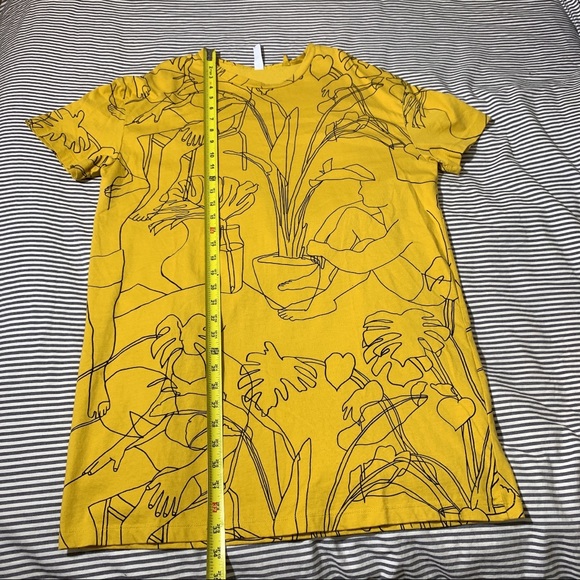 Yellow Abstract Minimal line design floral and women pattern T Shirt Dress C&A - Picture 4 of 5